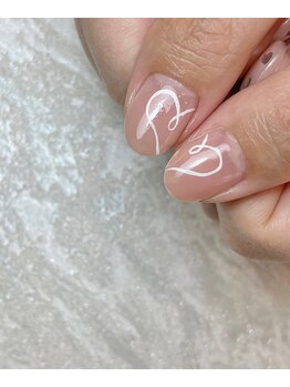 マグノリア(Magnolia)/手描きハートネイル