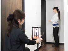 施術前の歪みの状態を画像でご本人に確認していただきます。