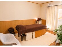 パナケイアの雰囲気（個室の落ち着いた空間でゆったりと施術を受けていただけます。）