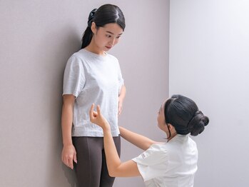 小顔矯正と姿勢矯正と骨盤矯正が評判の女性専門整体院 名古屋栄店の写真/女性の身体を熟知した"矯正整体師"による【小顔矯正/姿勢矯正/骨盤矯正】が受けれる注目の女性専門整体院！
