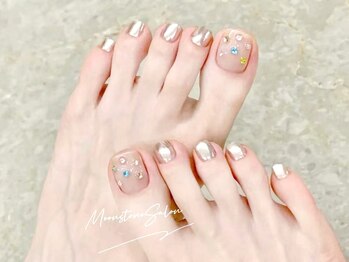 ムーンストーンサロン 大久保駅前(Moonstone Salon)の写真/足元に華やかさを♪【ワンカラーorラメグラ¥4980/オーロラorミラー¥6980/マグネットorフラッシュ¥6480】