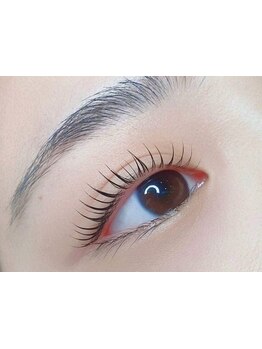 ナチュラル上品な目元にしたい