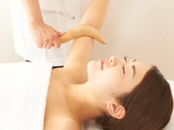 ラヴィアンローズ(La vie en Rose)/二の腕ドレナージュ