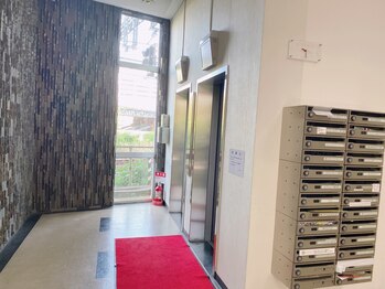 アイラッシュサロン リリアーナ(eyelashsalon Liliana)/10.エレベーターで3階へ