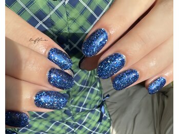 ネイルサロン ティフィン(tiffin)/~キラキラ青ラメ~