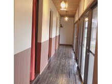 ハンズアール 綾歌店(Hands.R)の雰囲気(施術6部屋あります。)