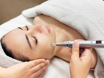 ラ ルミエール(La Lumiere)の写真/「最近老けて見えるかも?!」急に気になる輪郭のぼやけ/毛穴開き/目元口元の小じわ改善へ徹底アプローチ★