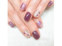 ネイルサロン ヴェニールの雰囲気（可憐な小花は年代問わず人気です10340円(120分)）