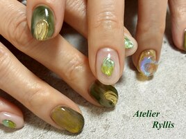 ニュアンスグリーン