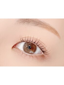 ナチュラル上品な目元にしたい