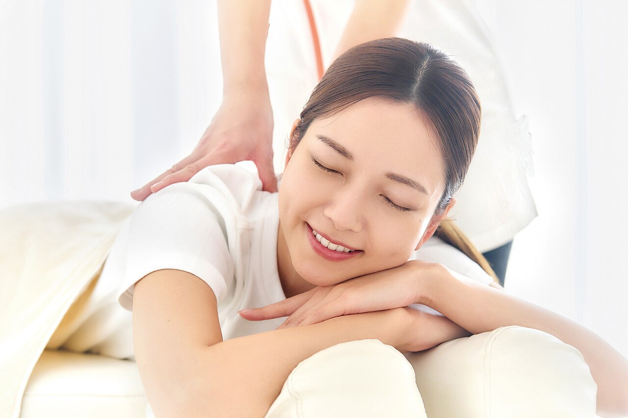 【平祝日】 頑張るあなたに、至福のリラックスを 《もみほぐし60分 6820円》