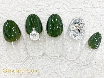 クアトログランシュ 青葉台(QUATRO×GranCieux)/冬のハーフフレンチネイル☆