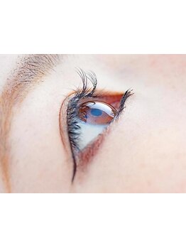 ナチュラル上品な目元にしたい