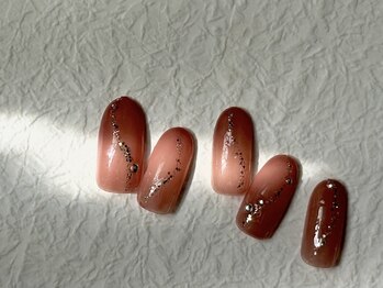 ネイル アンド アイラッシュ フルール 池袋店の写真/トレンドデザイン多数☆お好きなカラー・ストーンをチョイス♪何度でも同価格&オフ無料♪[写真：¥6500]