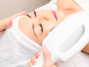 ブランリス 京都店(Blanclis)の写真/【お顔脱毛×REVI】お顔の脱毛と同時に毛穴汚れも除去！細かい産毛もケアし、触りたくなる艶モチ肌に♪