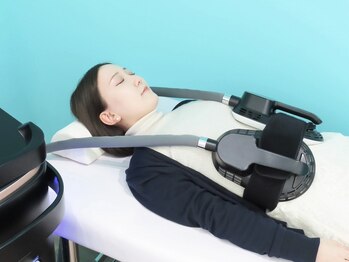 ビービーサロン 池袋(B.B salon)の写真/【脂肪燃焼＆筋力ケア】冬太り解消なら電磁パルス痩身♪代謝向上で全身引き締めボディラインを整える!