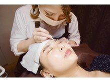 グリッター(Glitter)/7.ツイザー施術で仕上げ