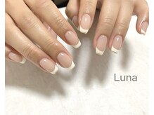 ルナ(Luna)/上品フレンチネイル