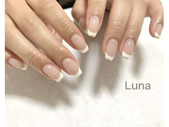 上品フレンチネイル