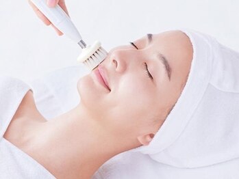 スタジオ エヌ ビューティーサロン エヌプラス(studio N beauty salon N+)の写真/【小顔＋美白＋毛穴ケア】結果重視の方必見！美肌ピーリングで毛穴洗浄★あらゆるお肌のお悩みを徹底改善◎