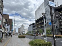 スラッシュ アイ(SLASH eye)/【道案内】8.そのまま直進