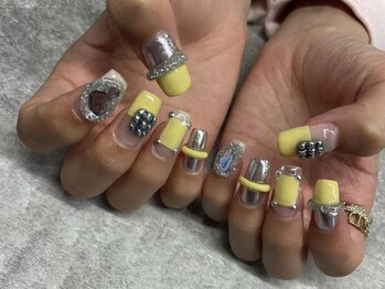 アンネ 伊丹店(ANNE)/イエローネイル