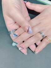 リマ(Lima)/夏のマグネットネイル