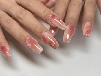 ホログラム ロッポンギ(HOLOGRAM ROPPONGI)の写真/【美フォルム◎】華やかネイルで周りと差がつく指先に★繊細な長さ出しもトップレベルの仕上がり&モチ◎