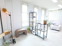 アノ(ano.)の雰囲気（リラックスできるソファベッドと落ち着いた空間でおもてなし）