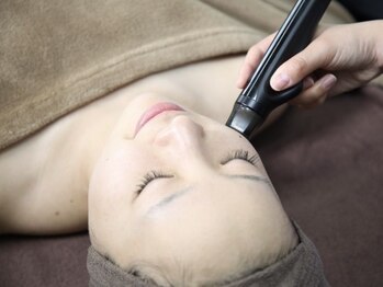 リボーテ(RE BEAUTE)の写真/新メニュー導入★1台でラジオ波、EMS、LED、美容液導入を備えたエステ機器で肌質改善を叶える♪