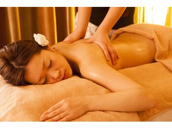 癒しの郷 池袋店の写真/【全身アロマ+小顔コルギ80分7500円→ 5500円】溜まった疲れを解消★アロママッサージで極上のひと時を♪