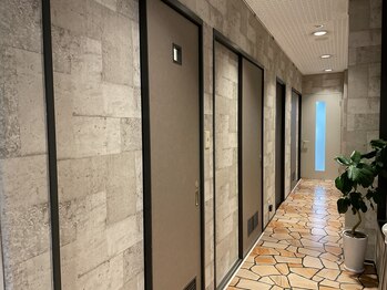 ヴィヴィー(vivie)/小顔矯正・ヘッドスパ・毛穴ケア