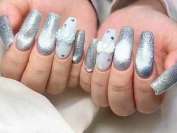 クラッシー 横浜(CLASSY)の写真/400色以上のカラーとトレンドのパーツを豊富にご用意！大きめビジューで存在感あるお手元に…♪