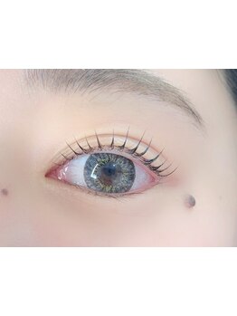 ナチュラル上品な目元にしたい