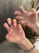 プルメリアドット(Plumeria.)/囲みフレンチネイル