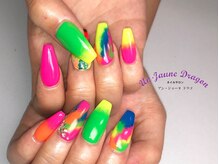 アン ジョーヌドラゴ/【ロングネイル】ネオンネイル