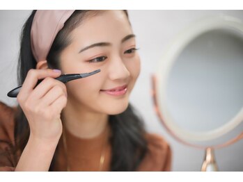 エムイー ビューティー(ME Beauty)/4目元の確認・仕上がりチェック