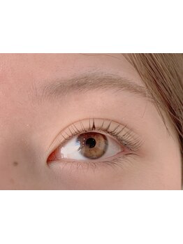 ナチュラル上品な目元にしたい