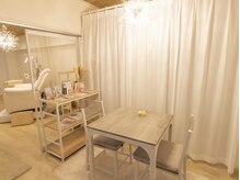 待機スペースもあり、ゆったりお過ごしいただけます♪[韓国眉]