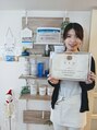 紬(TSUMUGI)&nbsp;しっかり講習を受けて、化粧品の取り扱いの認定を取得しています