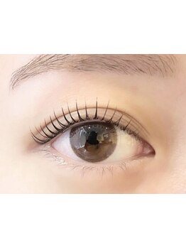 ナチュラル上品な目元にしたい