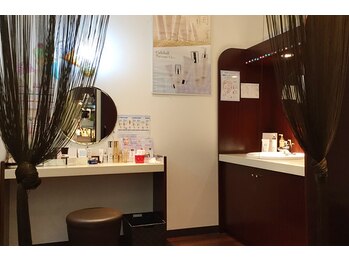 ジェイエステティック 蒲田店/お帰り前は充実のメイクブースへ