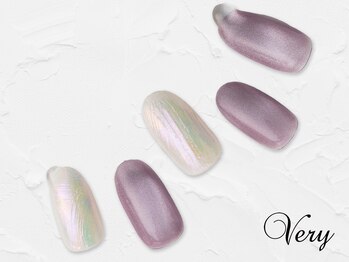 涼しげな水滴ネイル