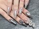 ダイアモンドネイルスタジオ 道玄坂店(Diamond Nail Studio)の写真/爪の形に自信が無い方や亀裂でお困りの方、コンプレックスのある方も憧れの縦長美爪で満足度◎