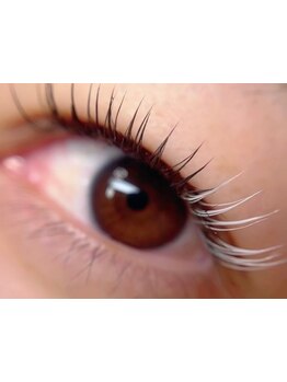 ナチュラル上品な目元にしたい