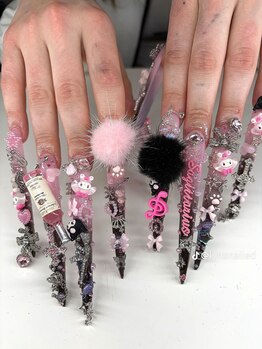 Eli Nails 新宿【エリネイルズ】《長さだし専門店/つけ放題/持ち込み/スカルプ》/スーパーロング、ゴテゴテ