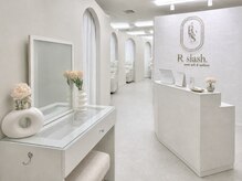 アールスラッシュ 岡山駅前店(R slash)の雰囲気（個室サロン+ドレッサー完備◎[岡山/ラッシュリフト/アイブロウ]）