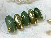 クオン(KUON)/ディープグリーン×ミラーネイル