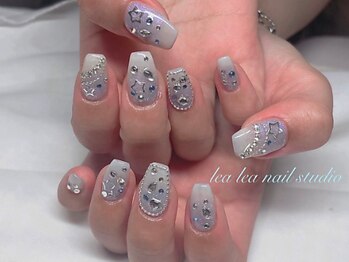 レアレアショップ(le'a le'a _s.)の写真/ネイルチップを貼り付ける施術あり!高クオリティで通常のスカルプと同じ仕上がり。自宅でオフ可能です★