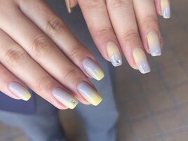 グレー×イエロー　ニュアンス